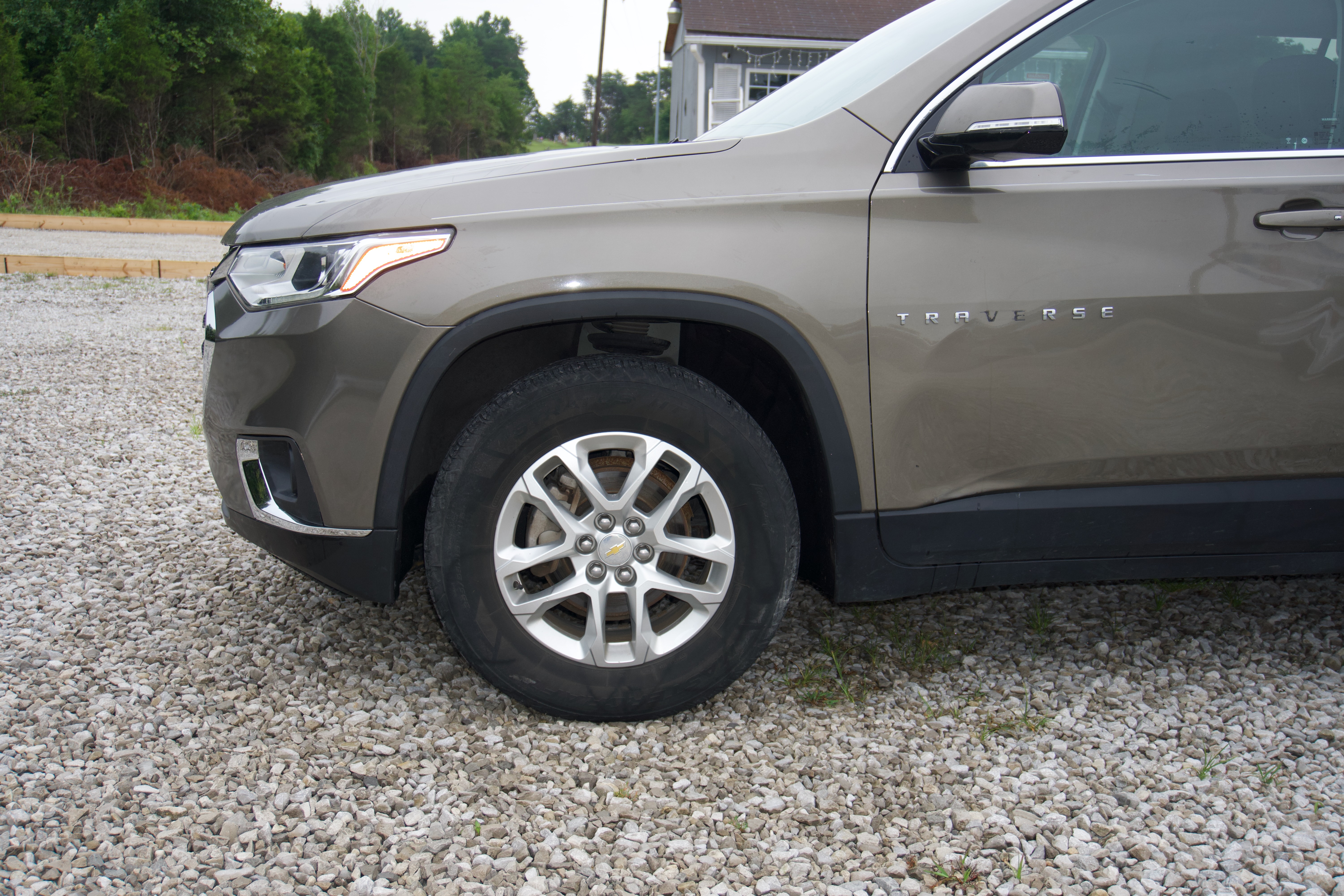 2020 Chevrolet Traverse LT Photo 3